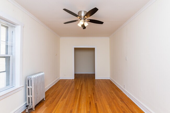 Foto del edificio - 2482 N Lincoln Ave