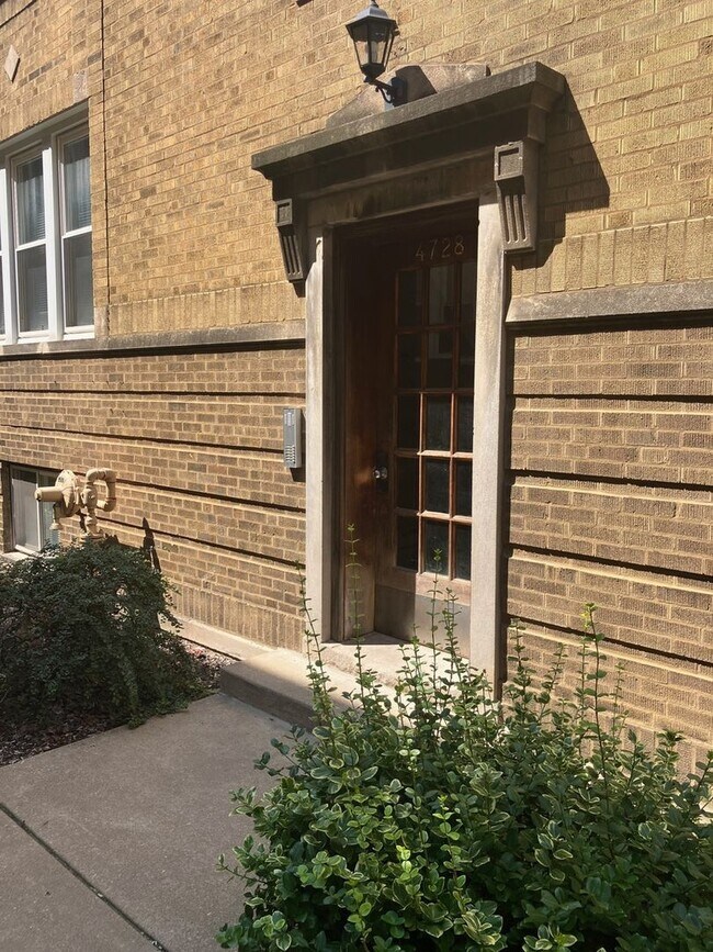 Foto del edificio - Charming 1BR Condo in Mayfair area, with n...