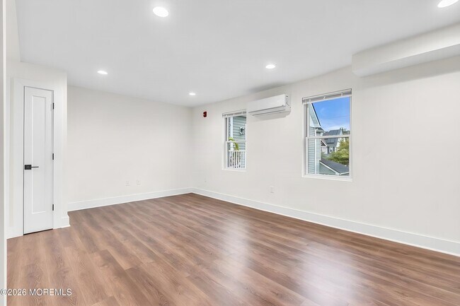 Foto del edificio - 700 1st Ave