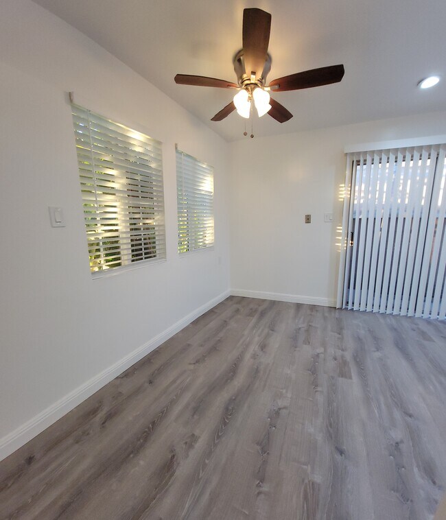 Foto del edificio - 8404 Walker St