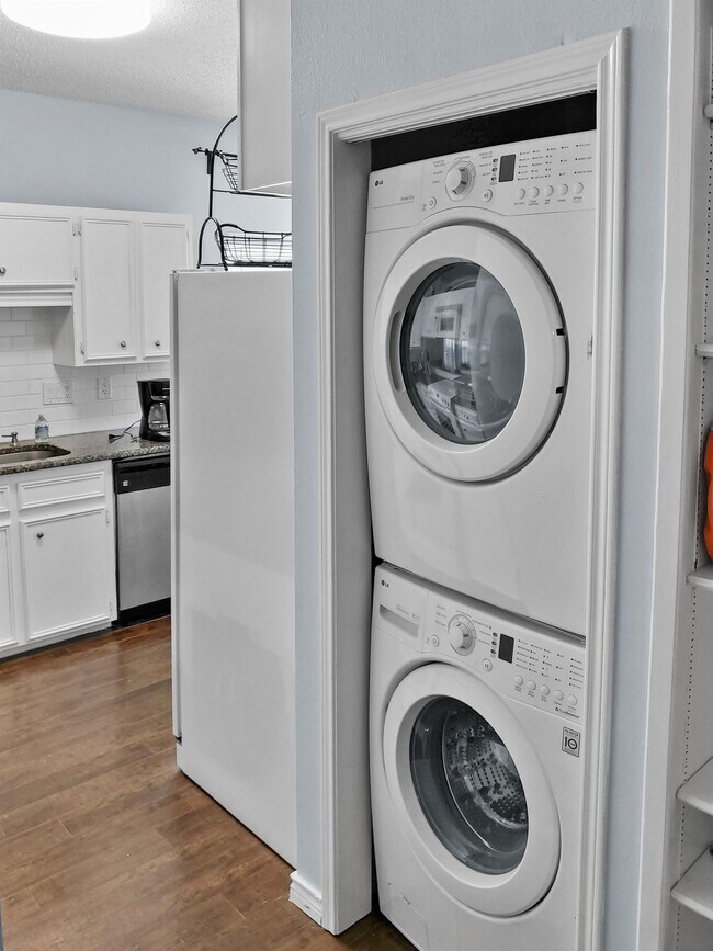 Building Photo - 2414 Longview St