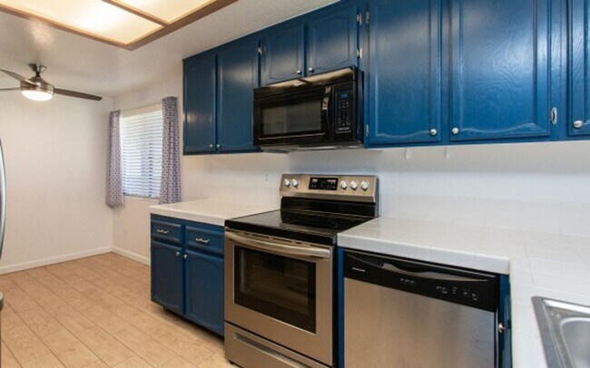 Foto del edificio - Renovated 3 bedroom 2 bath condo