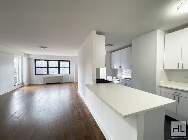 Building Photo - E 88th St