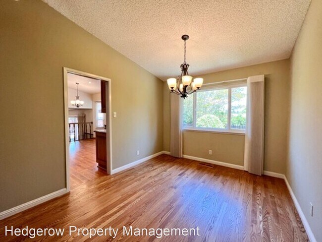 Foto del edificio - 4 br, 3 bath House - 25 Skylark Court