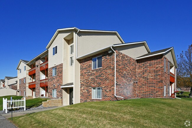Building Photo - 2511 Clearwater Rd