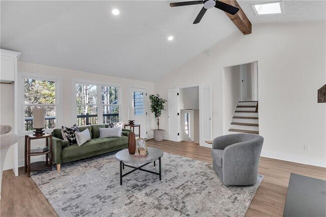 Building Photo - 2645 Shadow Woods Cir NE