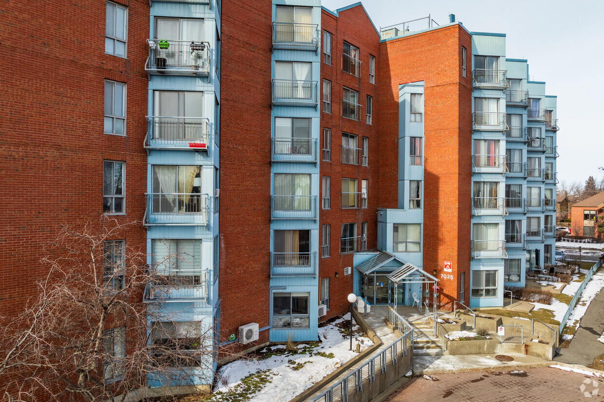 Building Photo - Manoir Anjou
