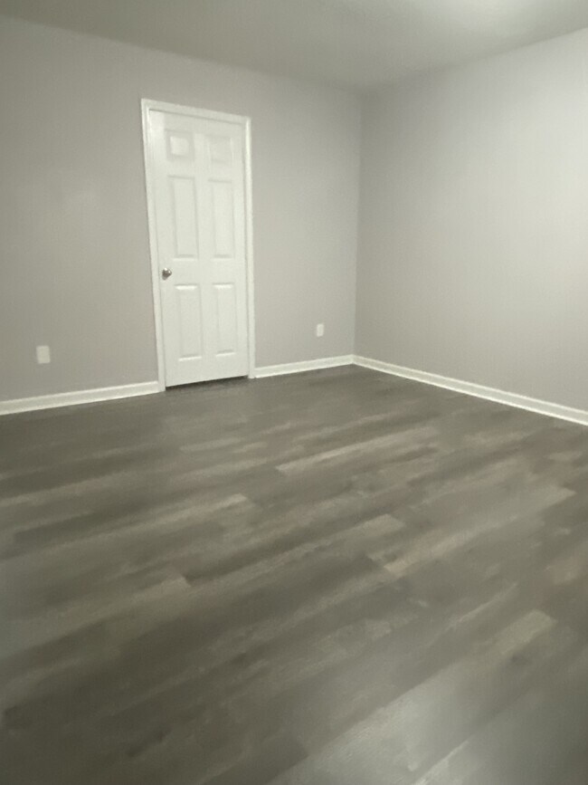 Foto del edificio - 211 N Pryor St