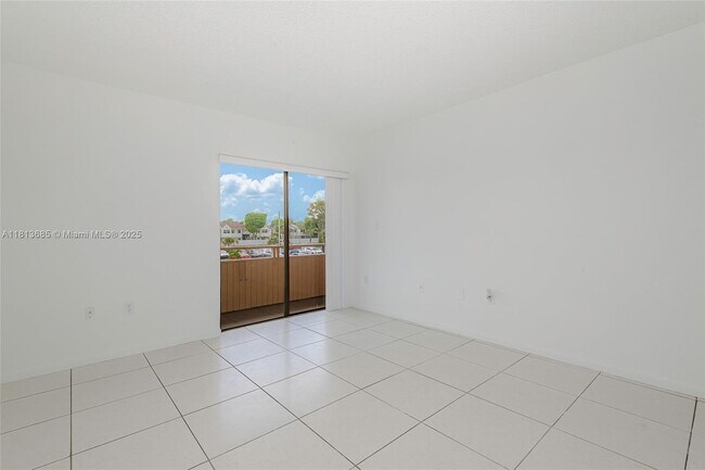 Foto del edificio - 17530 NW 68th Ave
