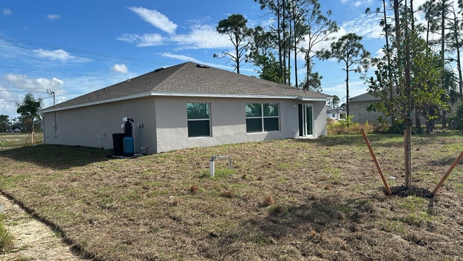 Building Photo - 2846 Northwest 28th Ave