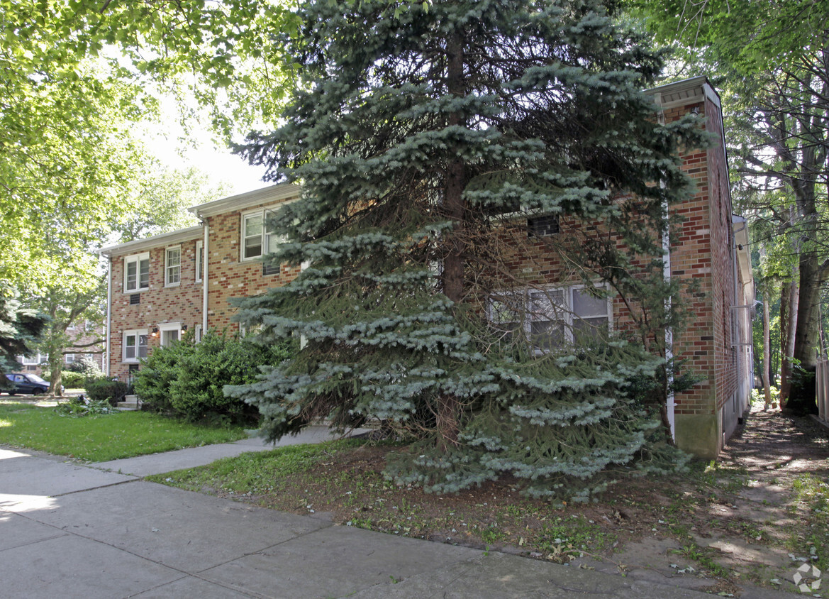 Building Photo - Manor Heights