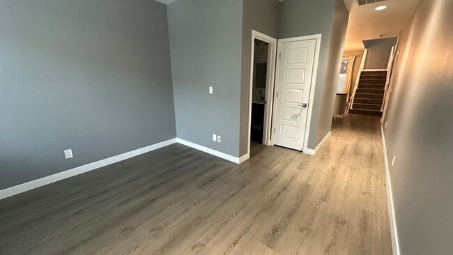 Building Photo - 3/2.5 Condo in Gated Complex