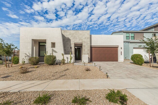 Building Photo - Luxury at Vistal