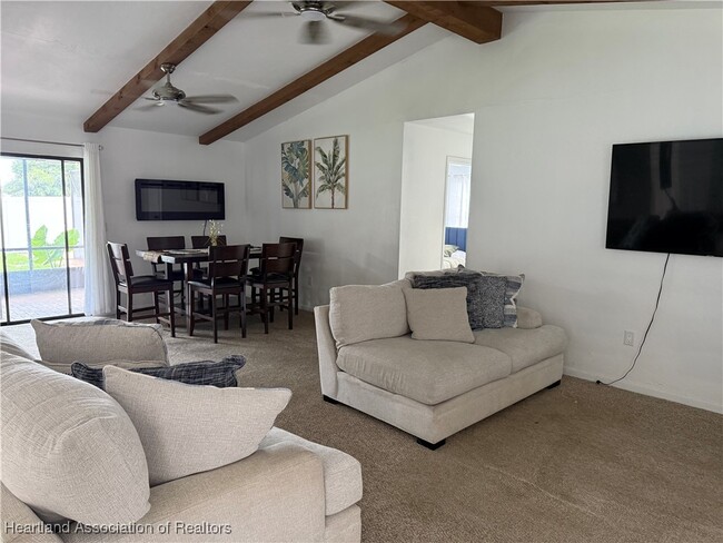 Building Photo - 332 Oak Knolls Cir