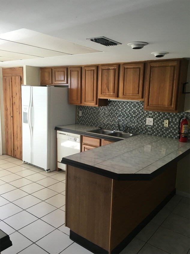 Foto principal - 1680 N Delaware Ave