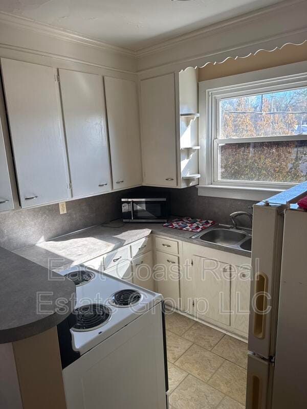 Building Photo - 349 S Cannon Ave