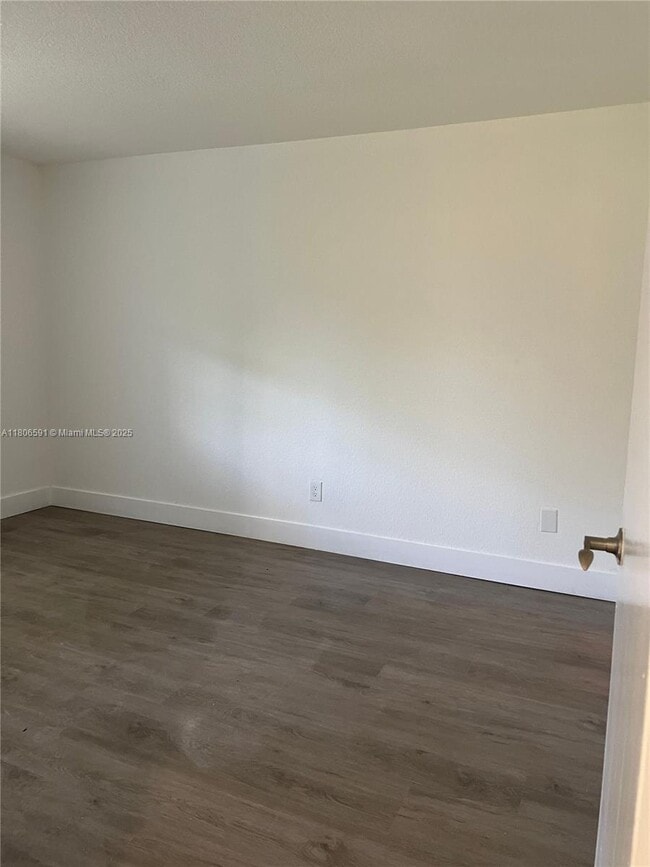 Building Photo - 1267 SW 46th Ave