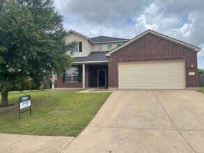Building Photo - 6008 Bridgewood Dr