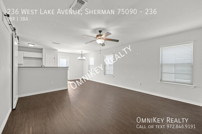Foto del edificio - 236 W Lake Ave