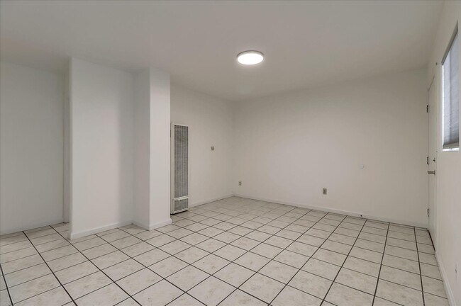 Foto del edificio - 336 Chesley Ave
