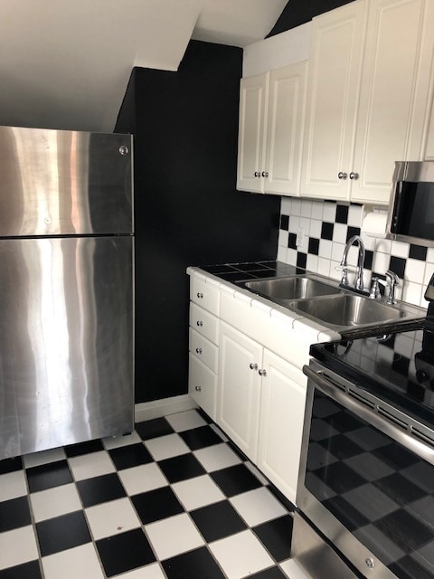 Kitchen - 1625 Quarrier St