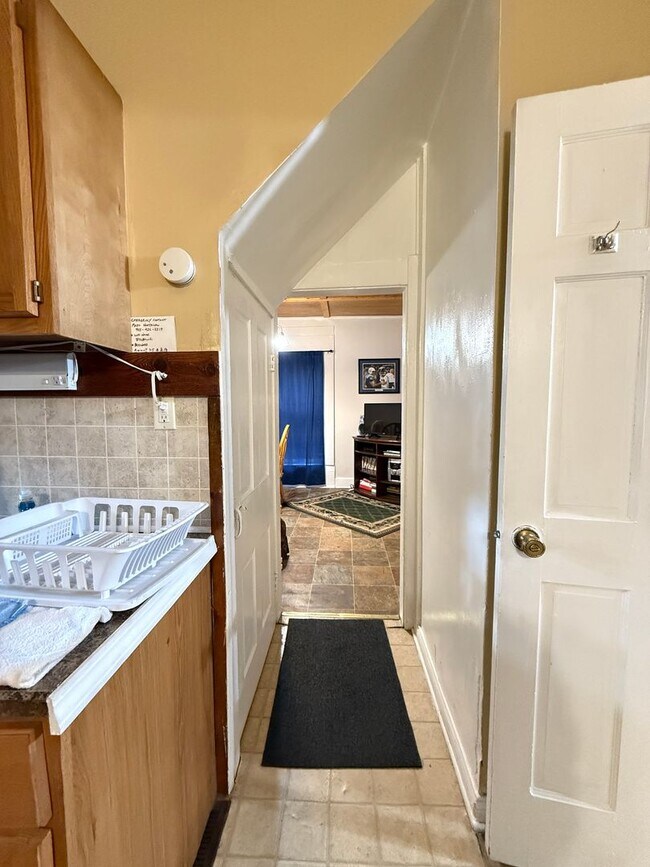 Foto del edificio - 1 Bed, 1 Bath Apartment, All Utilities Included - Short Term Lease Options Available!