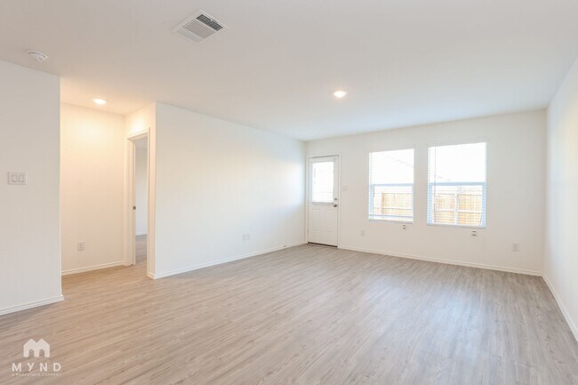 Foto del edificio - 351 Ambush Ridge