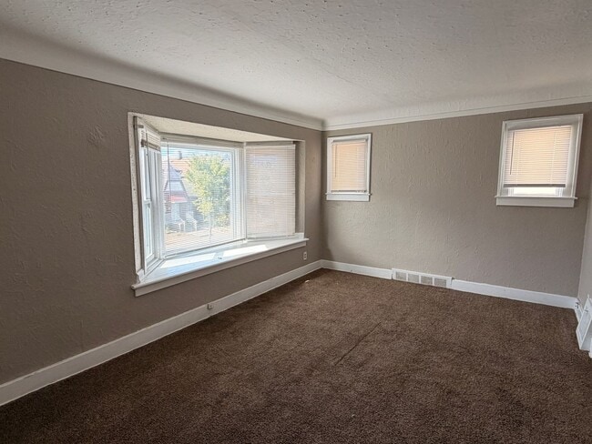 Foto del edificio - 16728 Woodingham Dr