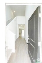 Building Photo - 255 Lillian St