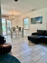 Building Photo - 1911 Tabor St