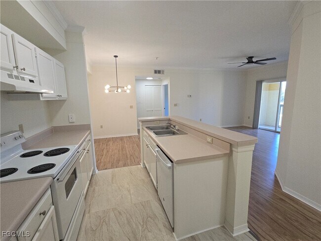 Building Photo - 11500 Villa Grand