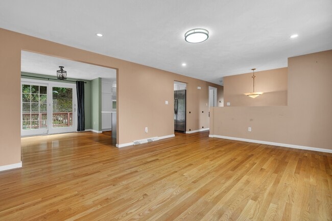 Foto del edificio - 7 Briarwood Rd