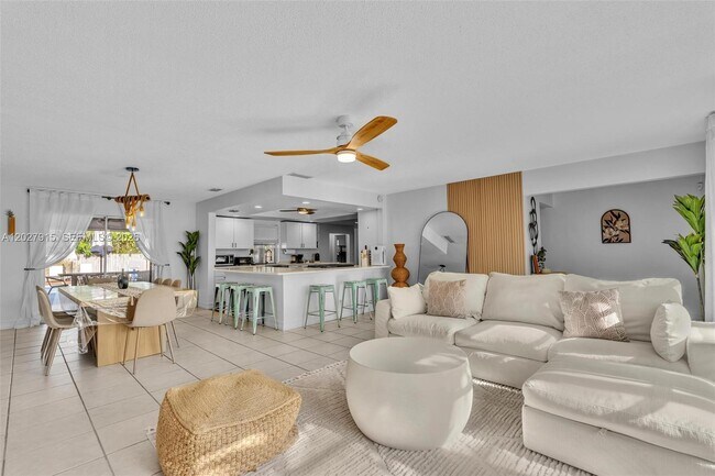Foto del edificio - 8101 W Lake Dr