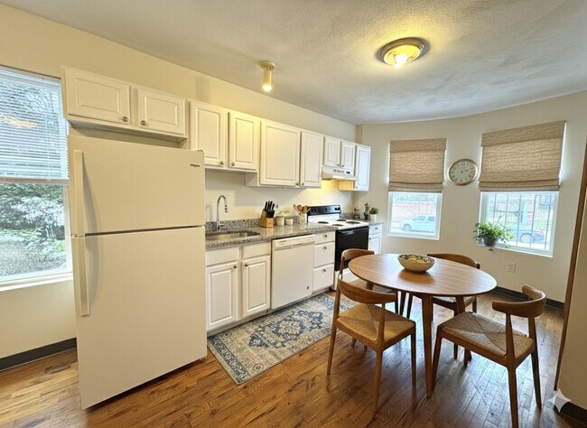 Building Photo - 840 Huntington Ave