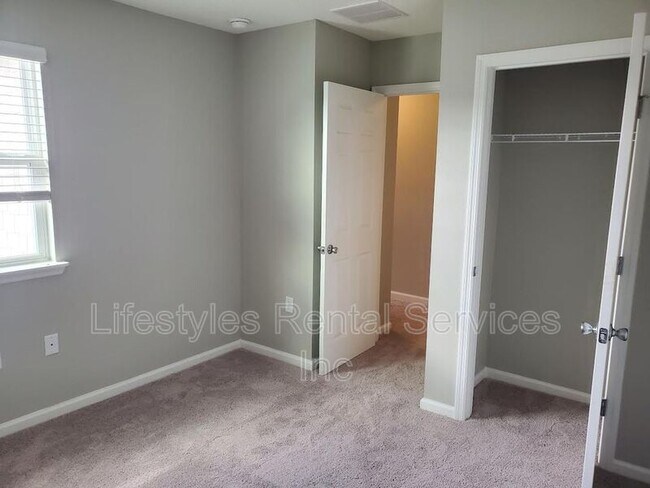 Foto del edificio - 11781 Junegrass Rd