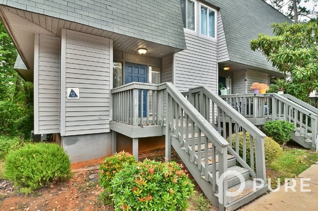 Building Photo - 301 Harbor Heights Dr