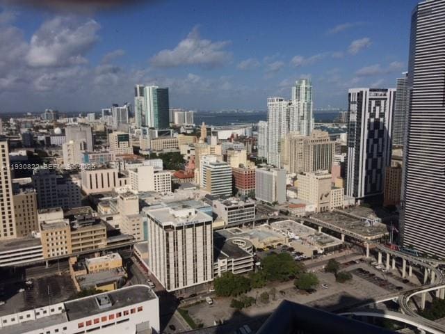 Foto del edificio - 350 S Miami Ave