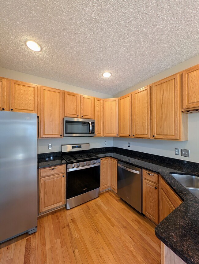 Foto del edificio - 594 Sutherland Dr