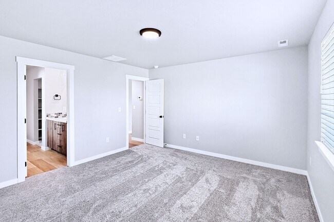 Building Photo - 10546 W Teratai St