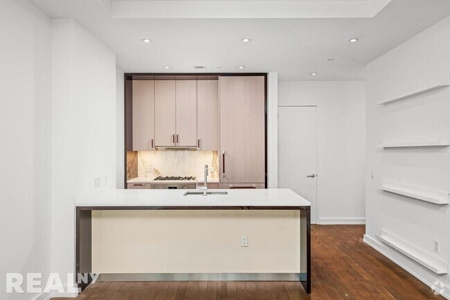 Building Photo - 261 W 25th St