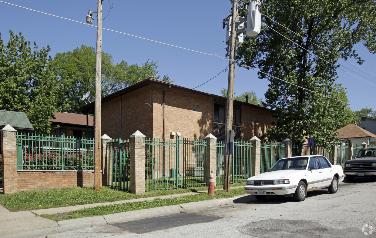 Building Photo - 1527 Wellston Ave