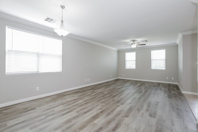 Foto del edificio - 724 Beechwheat Way