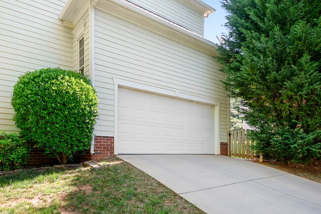 Building Photo - 16028 Hallaton Dr