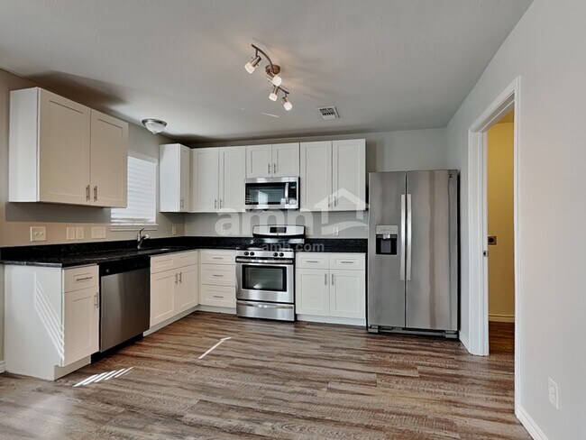 Foto del edificio - 21711 Falcongate Ct