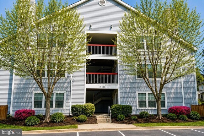 Foto del edificio - 18501 Fairlight Dr