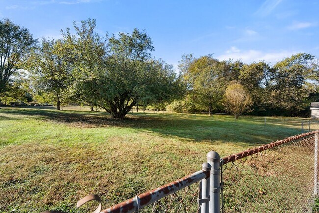 Foto del edificio - 4012 Oxbow Dr