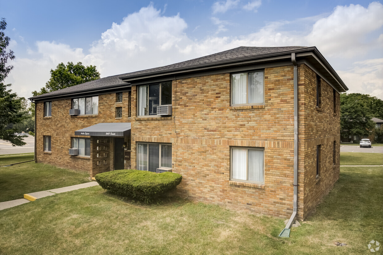 Amber Square Apartments - Amber Square Apartments and Townhomes