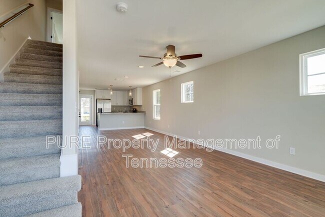 Building Photo - 633 Hadley Ave
