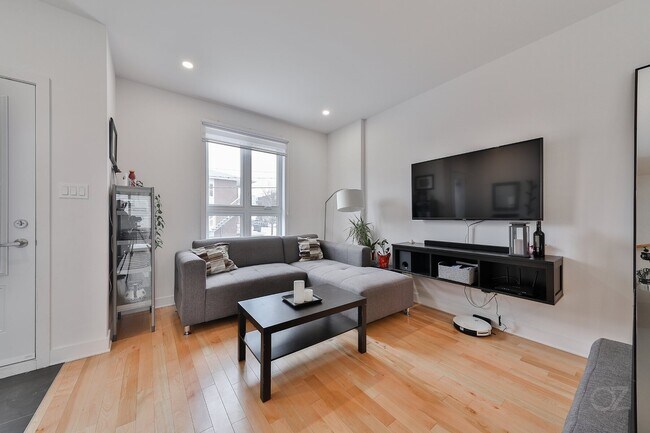 Building Photo - 180 Rue Louis Lepage