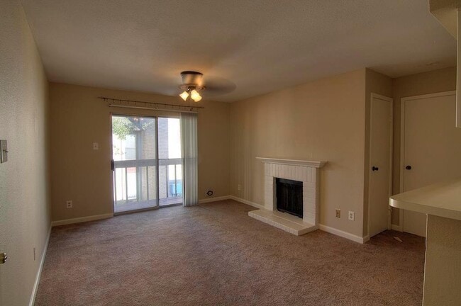 Building Photo - 12905 Woodforest Blvd